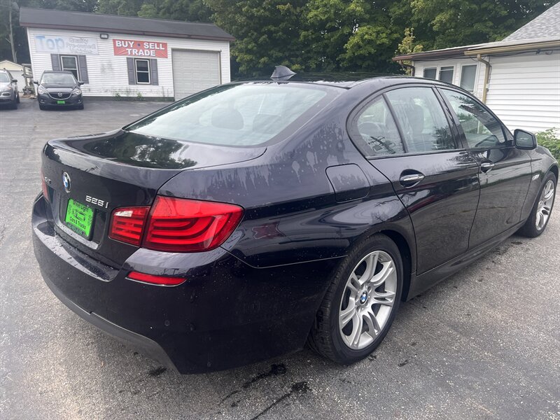 2013 BMW 5 Series 528i xDrive - Photo 5 - Madison, OH 44057