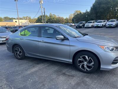 2017 Honda Accord LX - Photo 4 - Madison, OH 44057