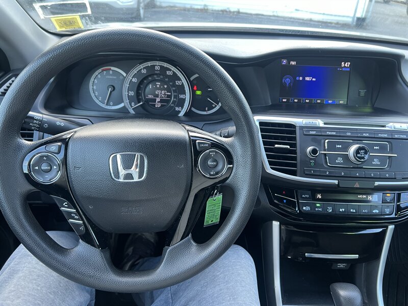 2017 Honda Accord LX - Photo 11 - Madison, OH 44057