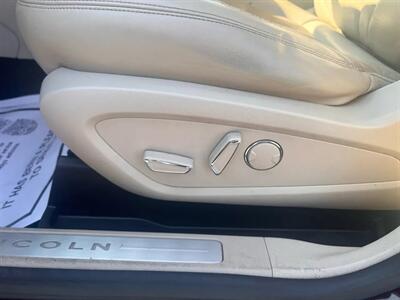 2017 Lincoln MKC Reserve   - Photo 8 - Madison, OH 44057