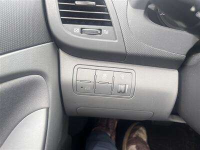 2016 Hyundai Accent SE - Photo 7 - Madison, OH 44057