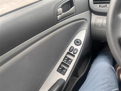 2016 Hyundai Accent SE - Photo 6 - Madison, OH 44057