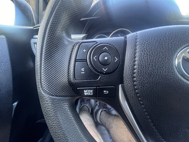 2014 Toyota Corolla LE - Photo 14 - Madison, OH 44057