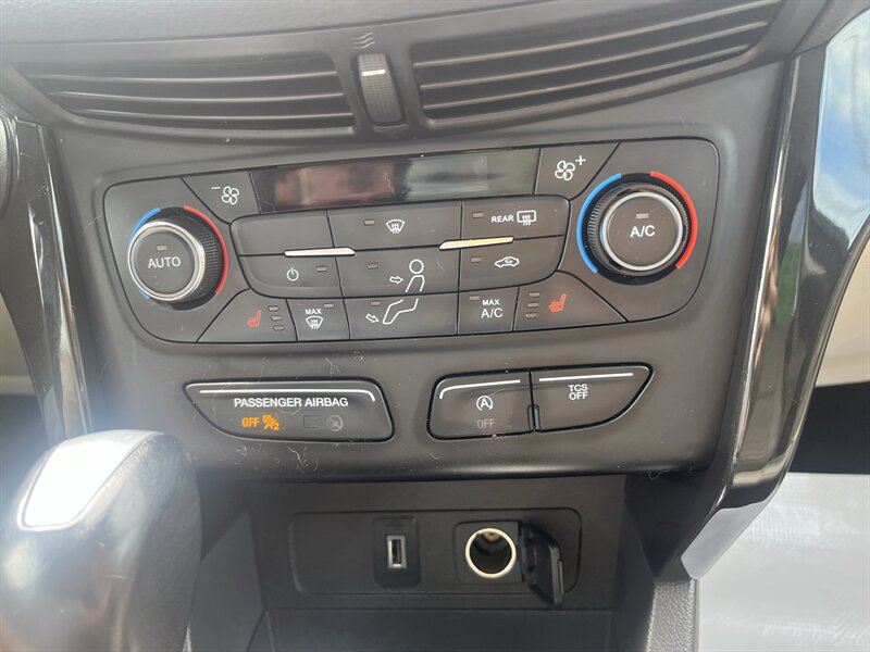 2017 Ford Escape Titanium - Photo 15 - Madison, OH 44057