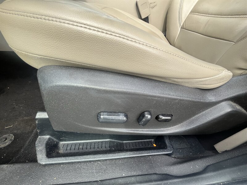 2017 Ford Escape Titanium - Photo 13 - Madison, OH 44057