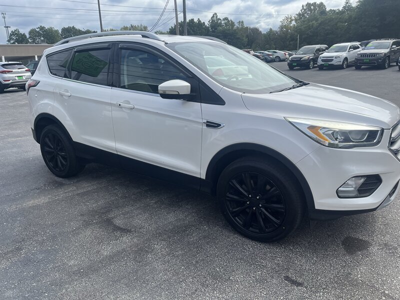 2017 Ford Escape Titanium - Photo 4 - Madison, OH 44057