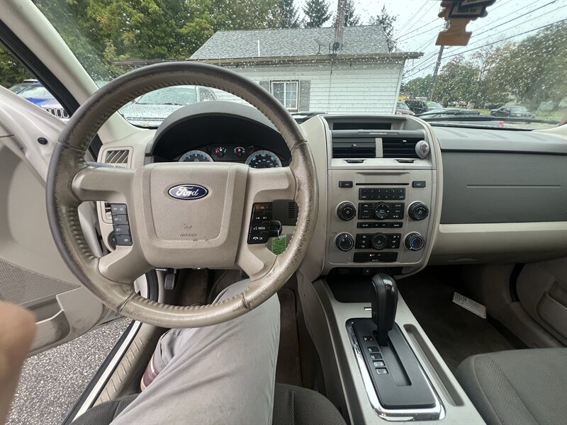 2010 Ford Escape XLT - Photo 12 - Madison, OH 44057