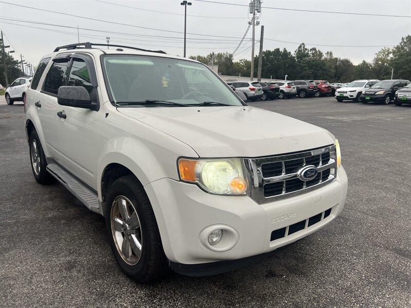 2010 Ford Escape XLT - Photo 3 - Madison, OH 44057