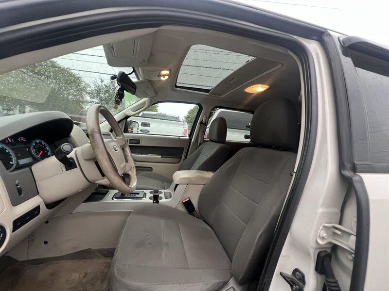 2010 Ford Escape XLT - Photo 10 - Madison, OH 44057