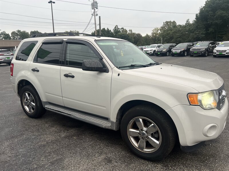 2010 Ford Escape XLT - Photo 4 - Madison, OH 44057