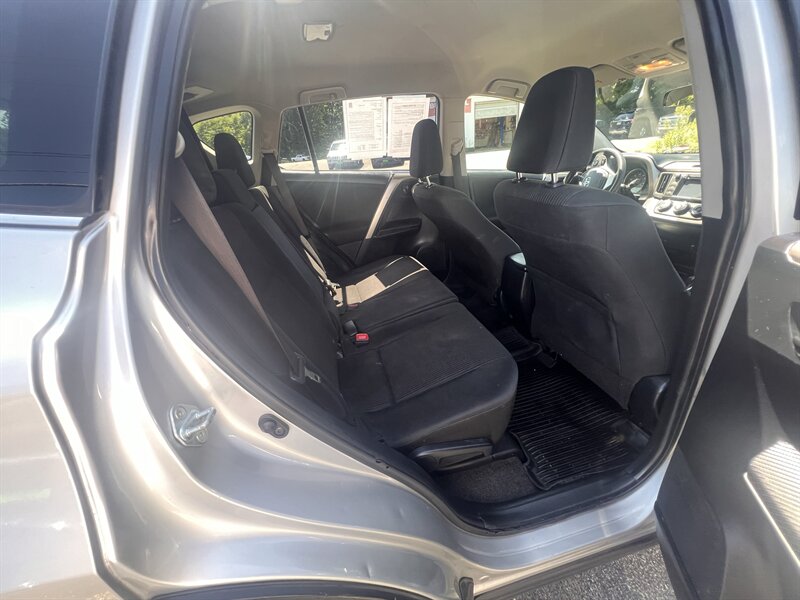 2015 Toyota RAV4 LE - Photo 34 - Madison, OH 44057