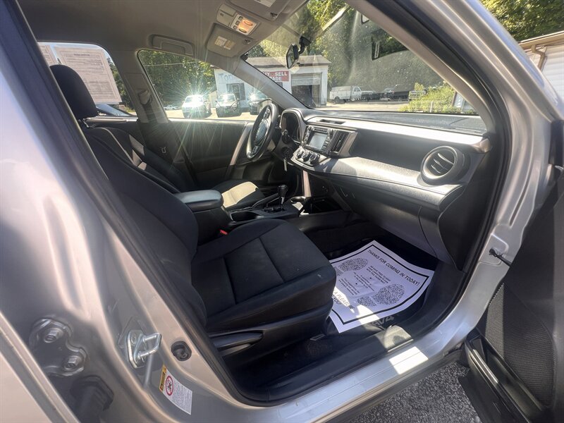 2015 Toyota RAV4 LE - Photo 36 - Madison, OH 44057