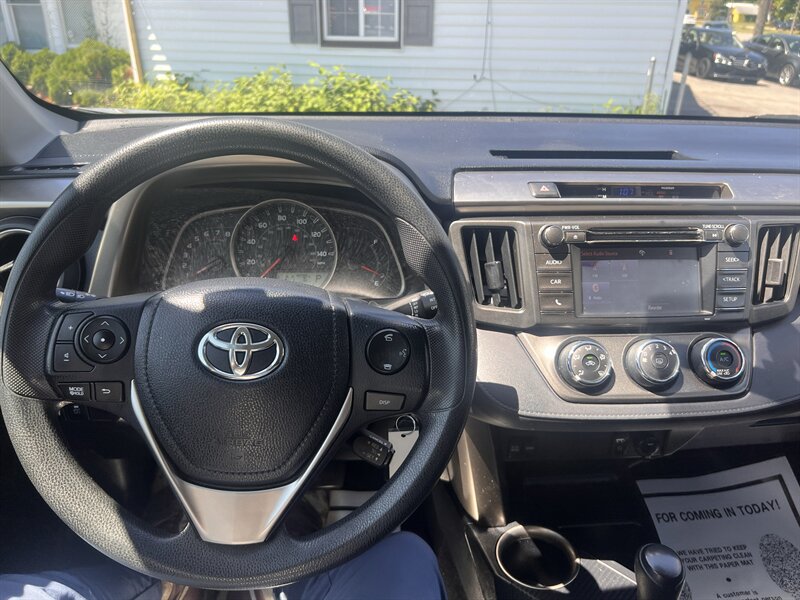 2015 Toyota RAV4 LE - Photo 11 - Madison, OH 44057