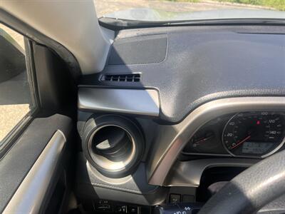 2015 Toyota RAV4 LE - Photo 16 - Madison, OH 44057