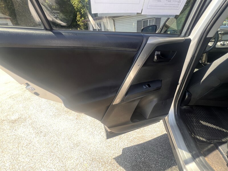 2015 Toyota RAV4 LE - Photo 26 - Madison, OH 44057