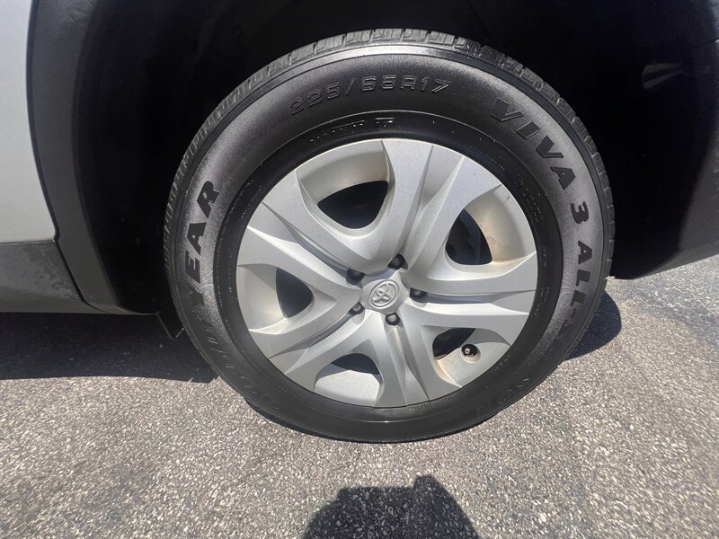 2015 Toyota RAV4 LE - Photo 47 - Madison, OH 44057