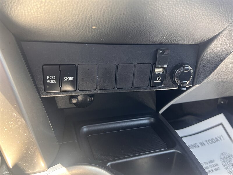 2015 Toyota RAV4 LE - Photo 19 - Madison, OH 44057