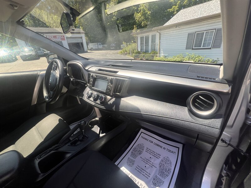 2015 Toyota RAV4 LE - Photo 38 - Madison, OH 44057