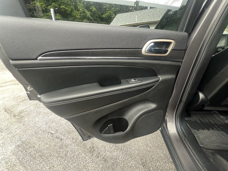 2015 Jeep Grand Cherokee Limited - Photo 28 - Madison, OH 44057