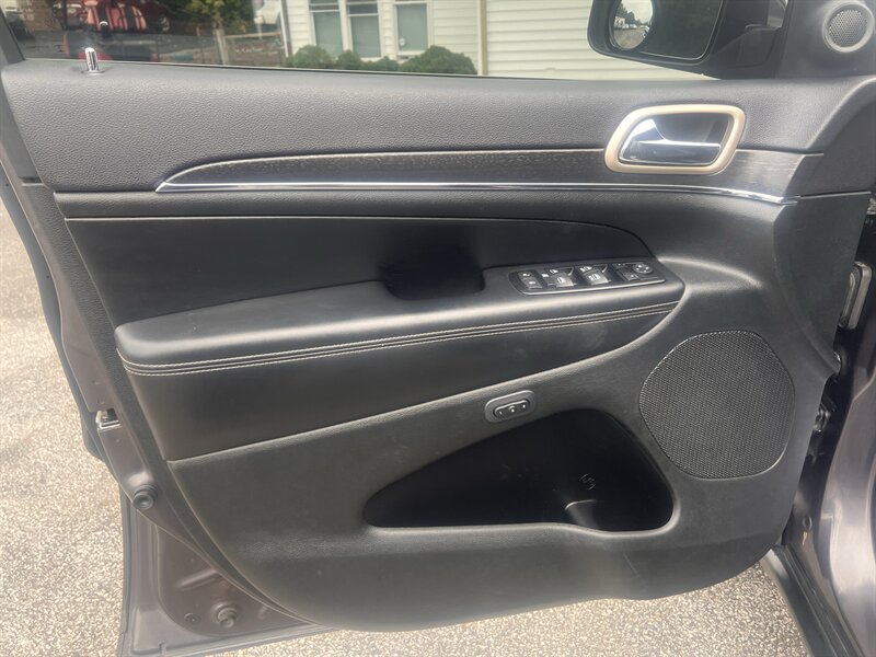 2015 Jeep Grand Cherokee Limited - Photo 12 - Madison, OH 44057