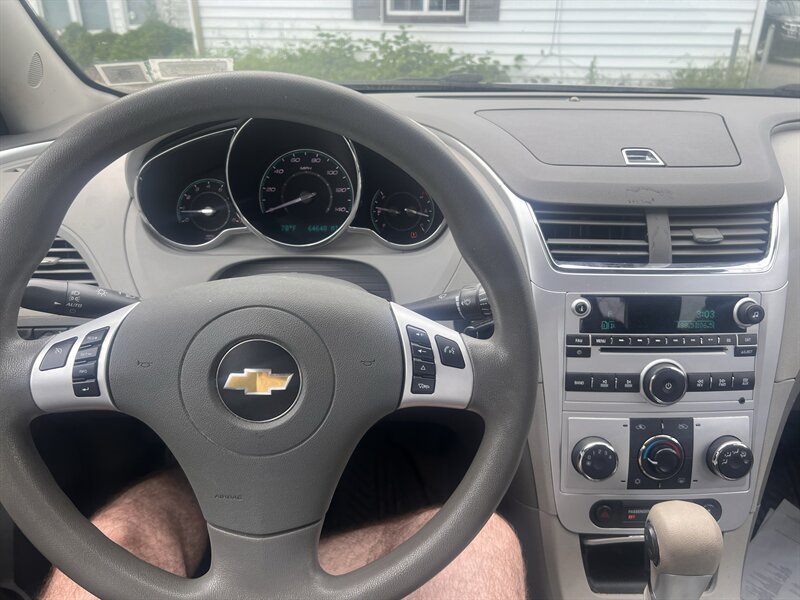 2012 Chevrolet Malibu LS - Photo 10 - Madison, OH 44057