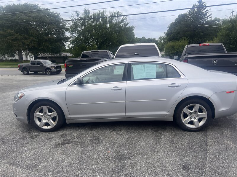 2012 Chevrolet Malibu LS - Photo 7 - Madison, OH 44057