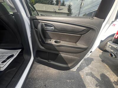 2017 Chevrolet Traverse LT - Photo 39 - Madison, OH 44057