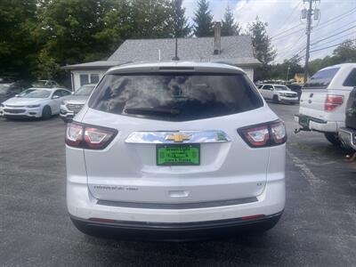 2017 Chevrolet Traverse LT - Photo 6 - Madison, OH 44057