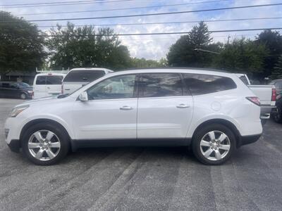 2017 Chevrolet Traverse LT - Photo 8 - Madison, OH 44057