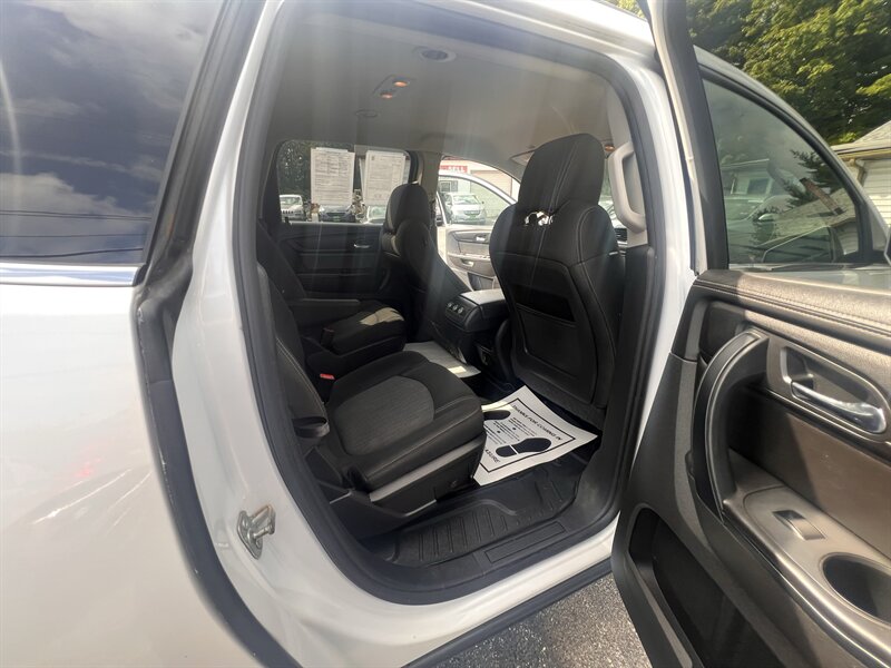 2017 Chevrolet Traverse LT - Photo 32 - Madison, OH 44057