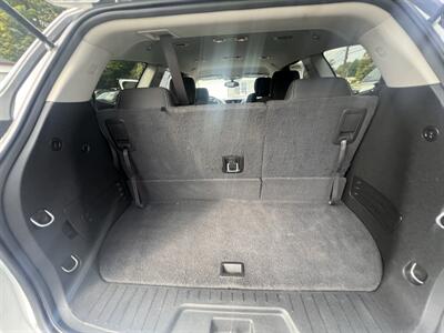 2017 Chevrolet Traverse LT - Photo 29 - Madison, OH 44057