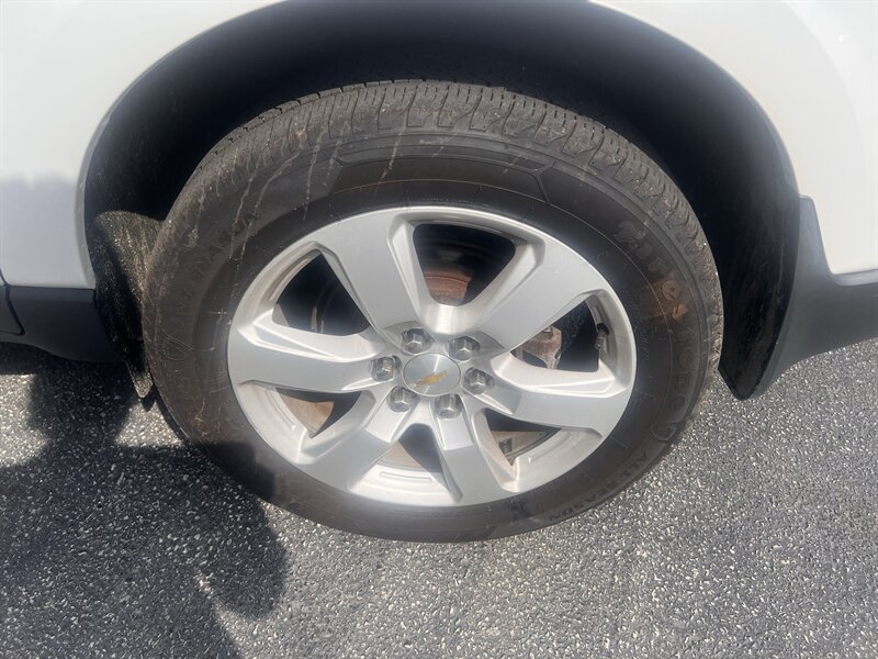 2017 Chevrolet Traverse LT - Photo 54 - Madison, OH 44057