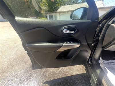 2019 Jeep Cherokee Latitude Plus - Photo 10 - Madison, OH 44057