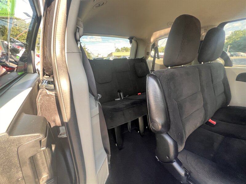 2017 Dodge Grand Caravan SE - Photo 29 - Madison, OH 44057