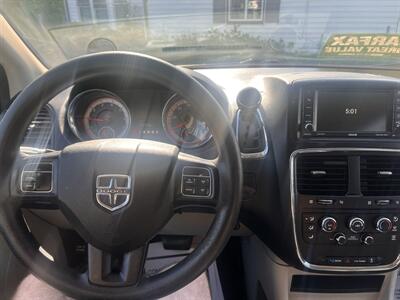 2017 Dodge Grand Caravan SE - Photo 11 - Madison, OH 44057