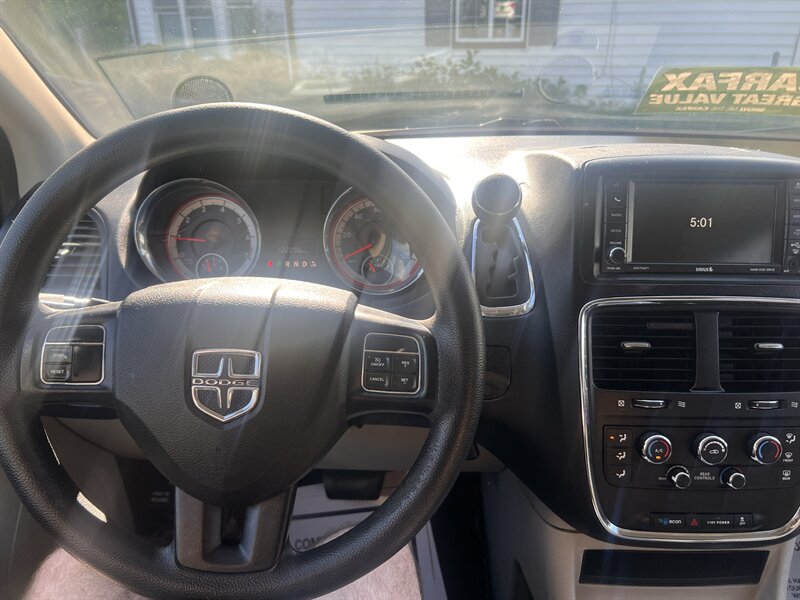 2017 Dodge Grand Caravan SE - Photo 11 - Madison, OH 44057