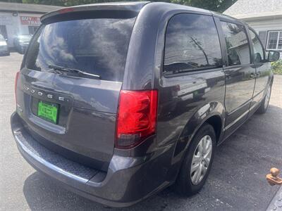 2017 Dodge Grand Caravan SE - Photo 5 - Madison, OH 44057