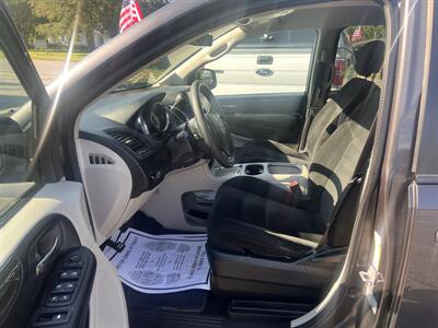 2017 Dodge Grand Caravan SE - Photo 9 - Madison, OH 44057