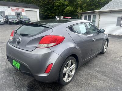 2013 Hyundai Veloster - Photo 5 - Madison, OH 44057