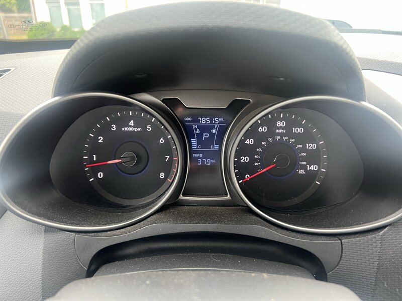 2013 Hyundai Veloster - Photo 12 - Madison, OH 44057