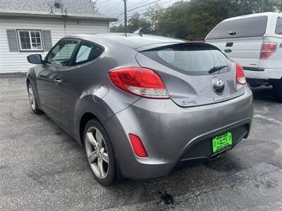 2013 Hyundai Veloster - Photo 7 - Madison, OH 44057