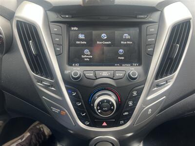 2013 Hyundai Veloster - Photo 13 - Madison, OH 44057