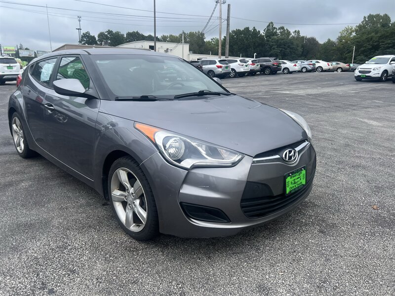 2013 Hyundai Veloster - Photo 3 - Madison, OH 44057
