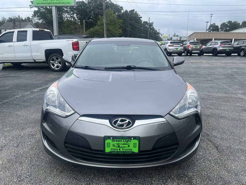 2013 Hyundai Veloster - Photo 2 - Madison, OH 44057