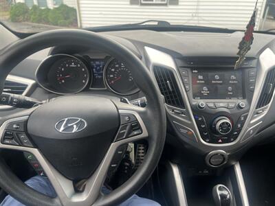 2013 Hyundai Veloster - Photo 10 - Madison, OH 44057