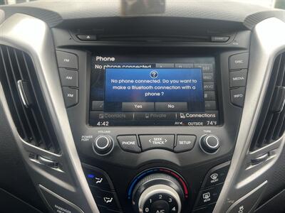 2013 Hyundai Veloster - Photo 14 - Madison, OH 44057