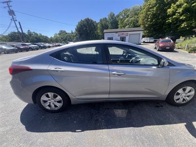 2016 Hyundai Elantra SE - Photo 6 - Madison, OH 44057