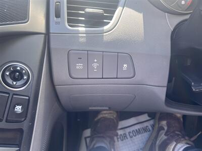 2016 Hyundai Elantra SE - Photo 13 - Madison, OH 44057