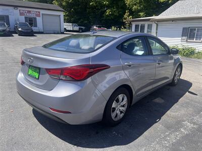 2016 Hyundai Elantra SE - Photo 5 - Madison, OH 44057