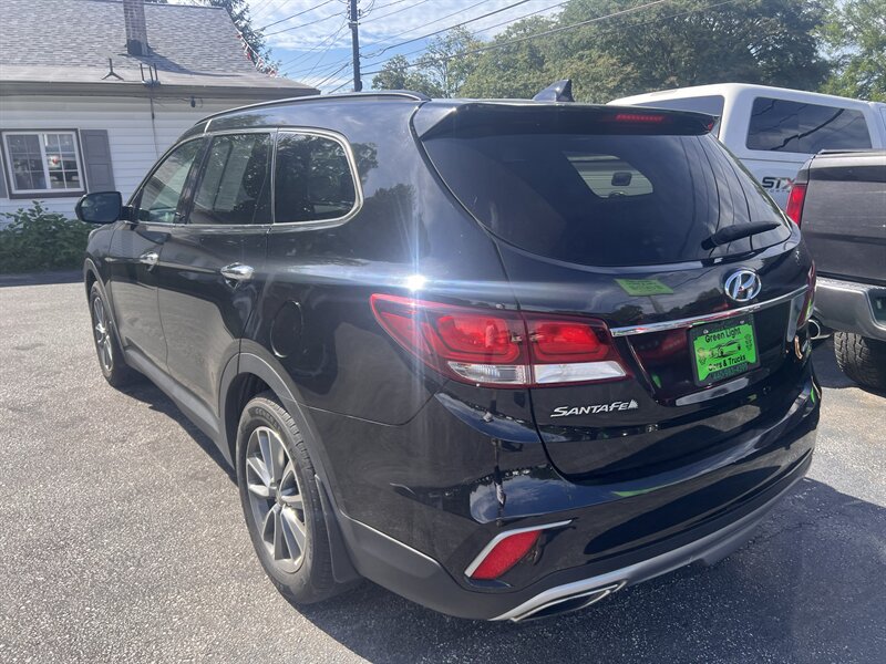 2017 Hyundai Santa Fe SE - Photo 7 - Madison, OH 44057